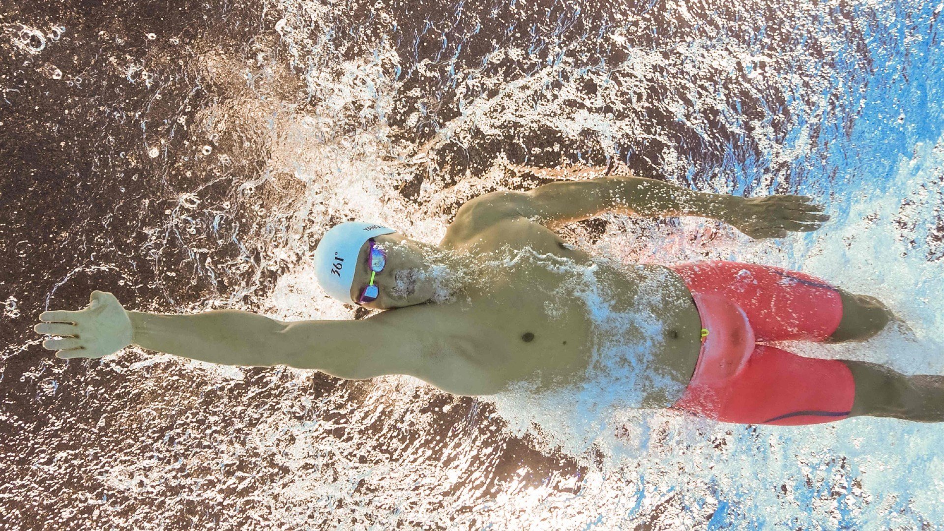 “32强俱乐部世界杯开幕:全新模式引全球注目”